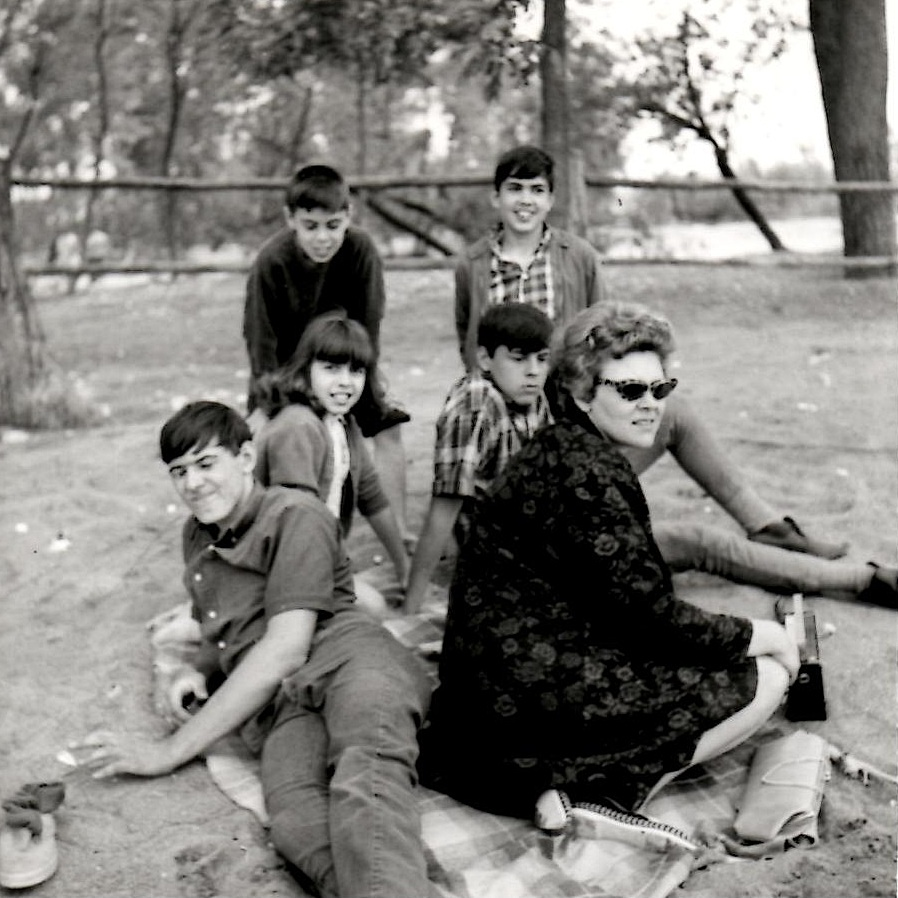 Dan, Joe, Jean, Johnny, Chris, and Irma Zabowski, August 1966