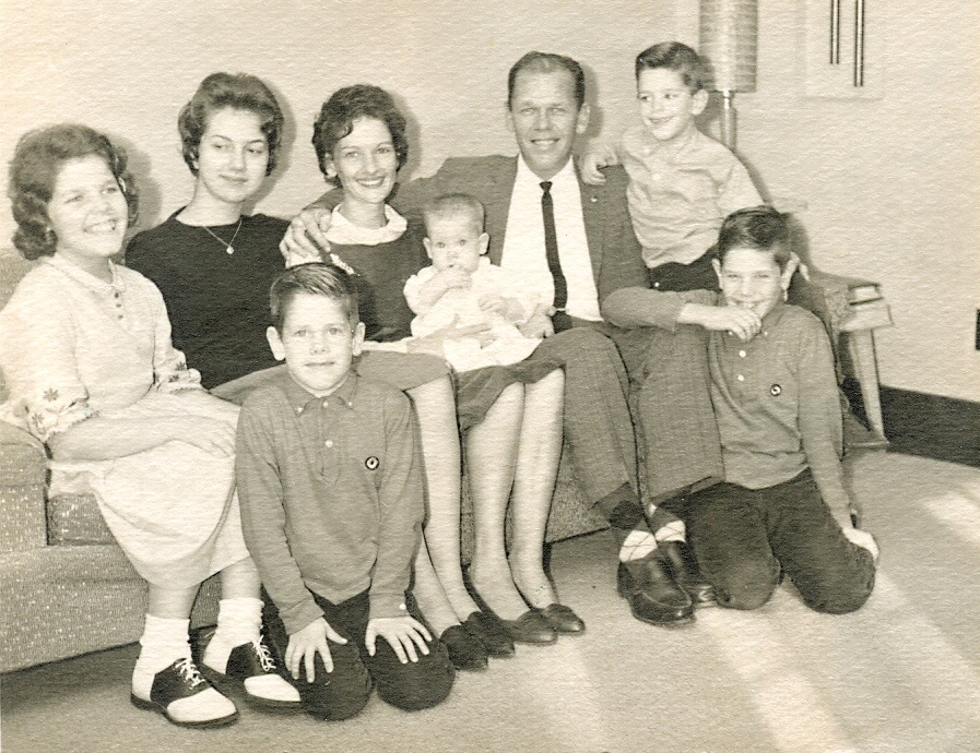 Gayle Ponceby; Louise Armstrong; David, Shirley, Laura, Gordon, Bruce, Eddie Ponceby; 1962