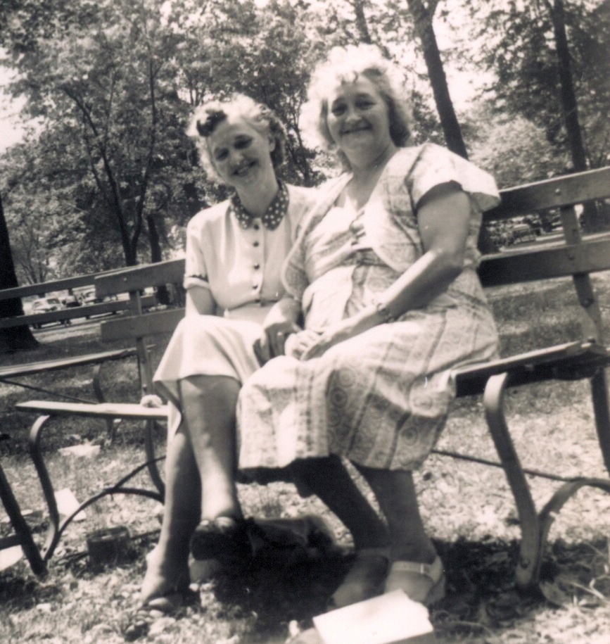 Lola and Myrtl Seem, 1950