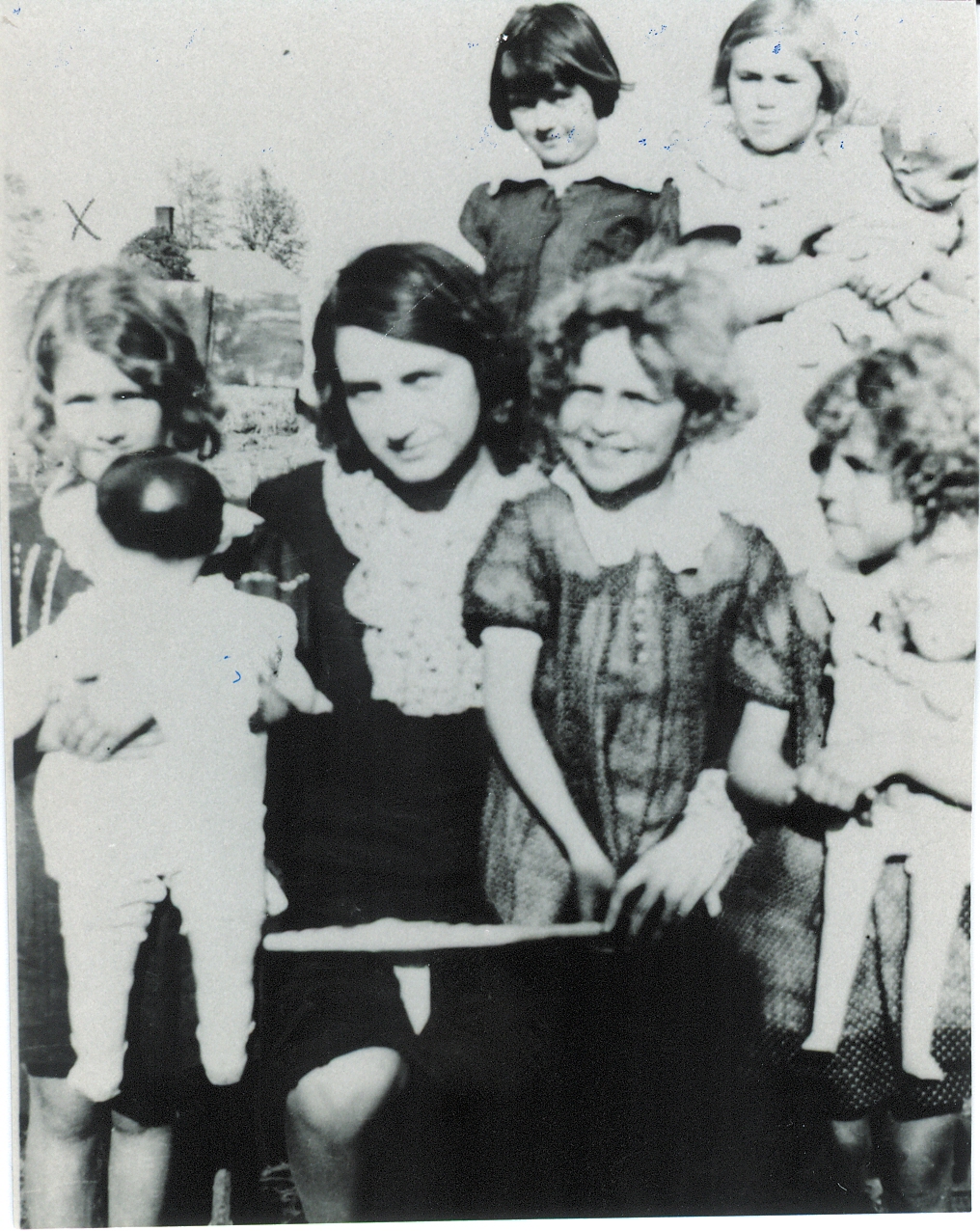 Rose, Irma, and Shirley Armstrong; Mildred Seem; Marion and Joanne Todd
