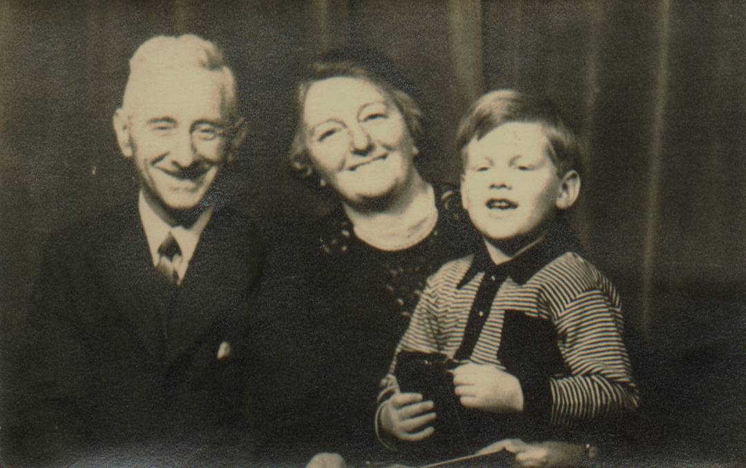 George and Gladys Jolliffe and David Watts, 1944
