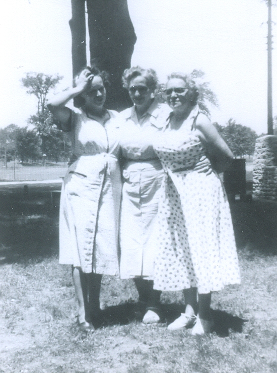 Mabel, Lola, Gertie Seem