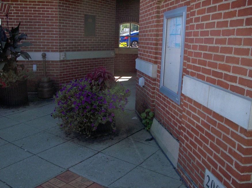 Clock_Tower_Entrance_North